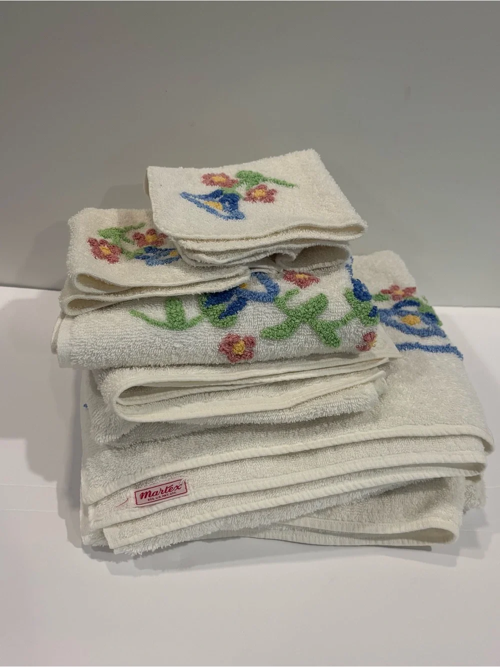 VTG Martex Floral Towel Set Tulips 2 Bath, 2 Hand, 2 Washcloths Made In USA MCM
